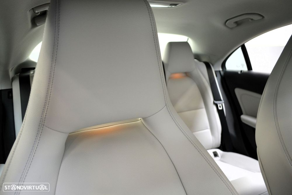 Mercedes-Benz CLA 200 CDI Urban - 20