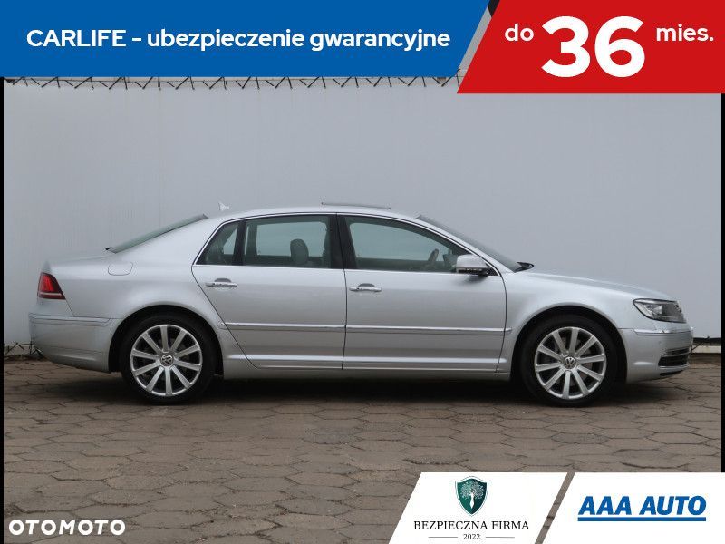 Volkswagen Phaeton - 8