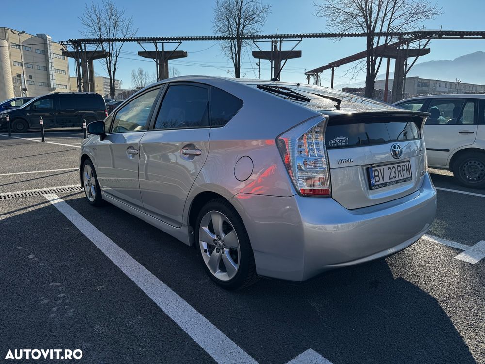 Toyota Prius - 3