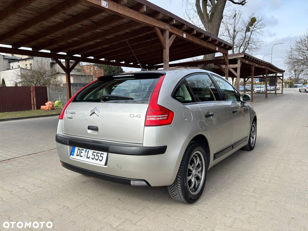Citroën C4 1.4 16V Style - 4