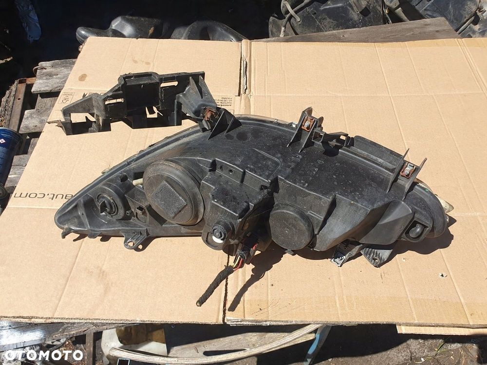 lampa reflektor prawa przód PEUGEOT 307SW 2007r kombi kod EZRC 1.6 hdi - 4