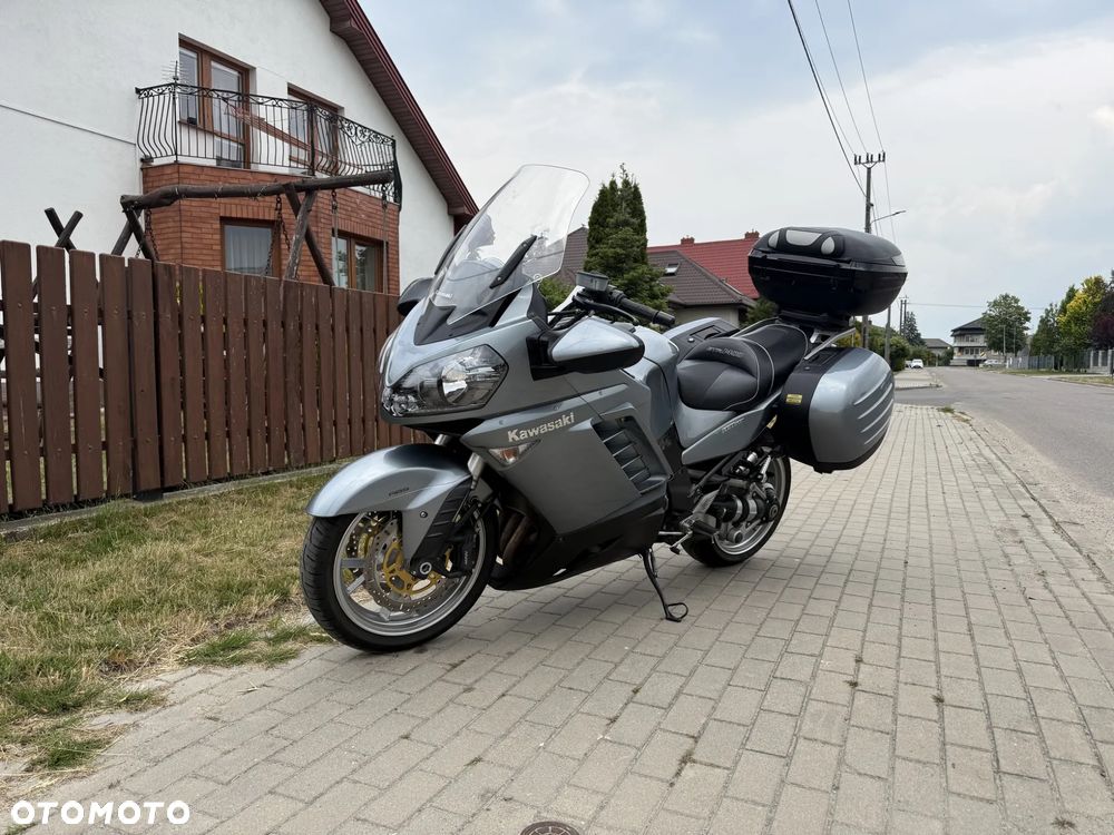 Kawasaki GTR - 2