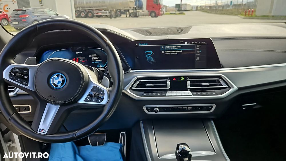 BMW X5 xDrive45e - 11