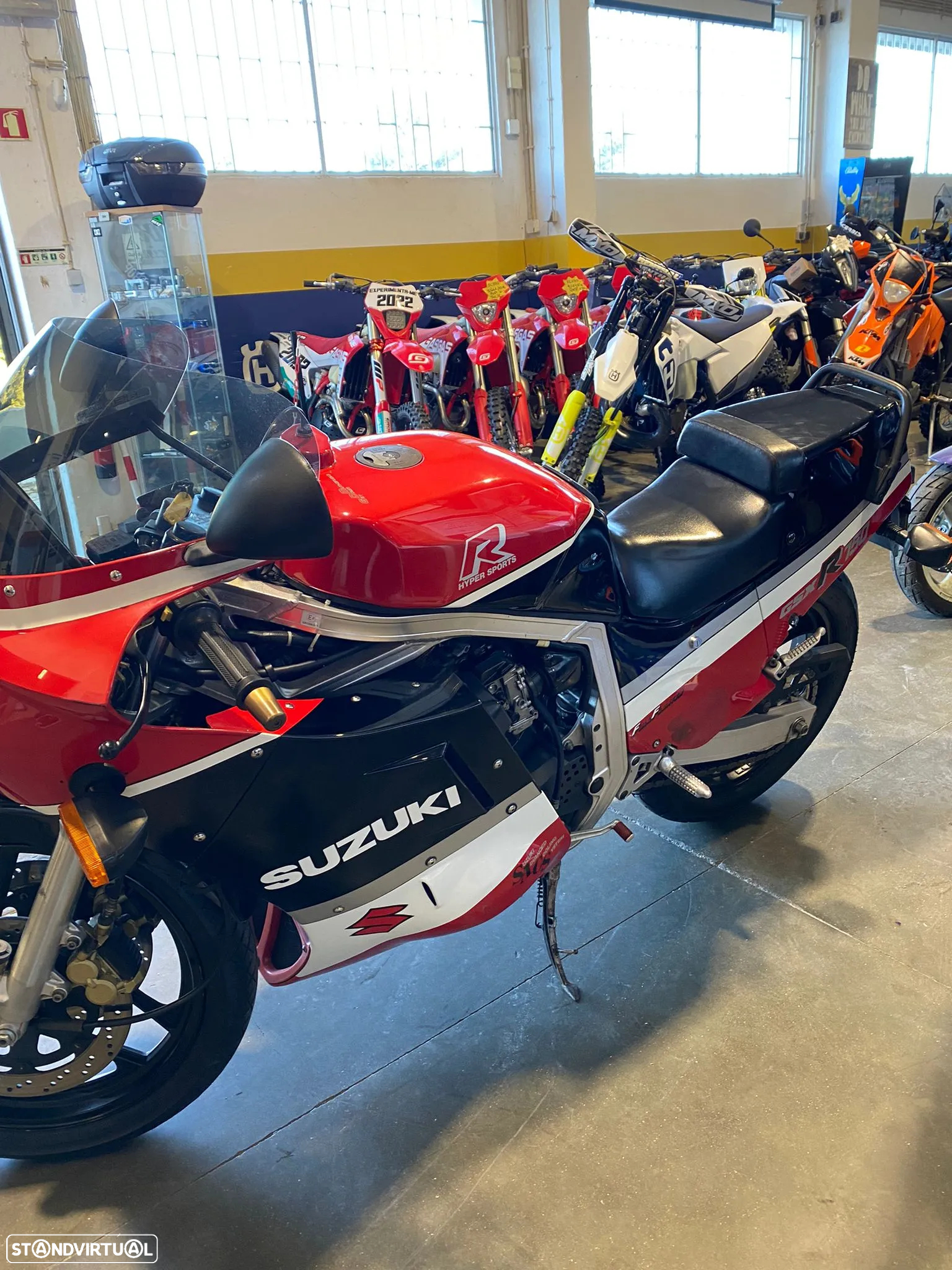 Suzuki GSX-R gsxr g - 9
