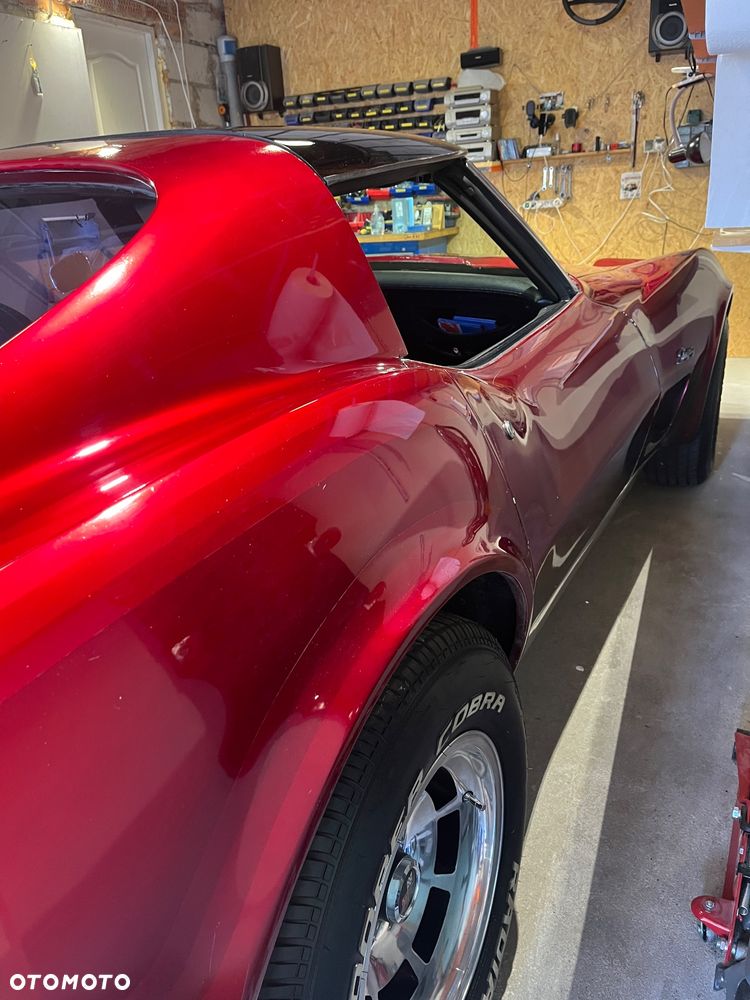 Chevrolet Corvette - 15