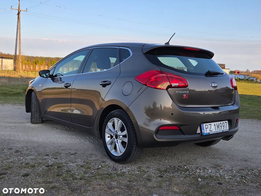 Kia Ceed 1.6 CRDi 128 Vision - 4