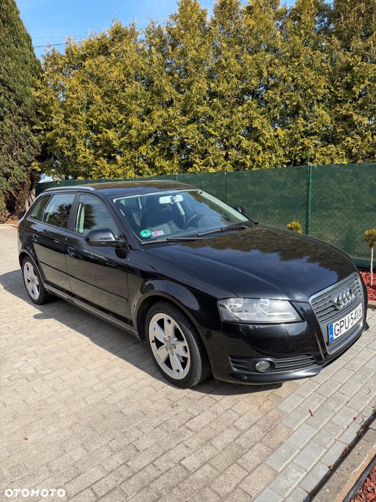 Audi A3 Sportback - 1