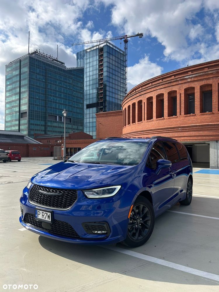 Chrysler Pacifica - 3