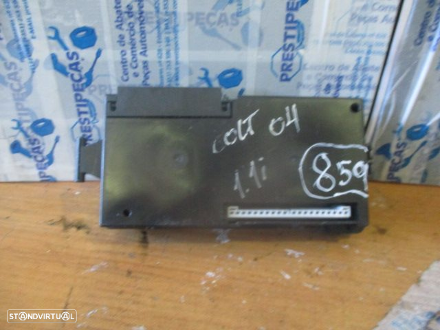 Caixa Fusiveis 8637A020 MITSUBISHI COLT 2004 1,1I Siemens - 3