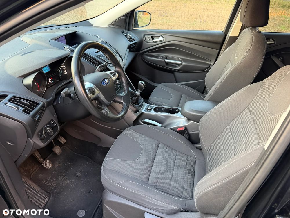 Ford Kuga 2.0 TDCi 2x4 Titanium - 19