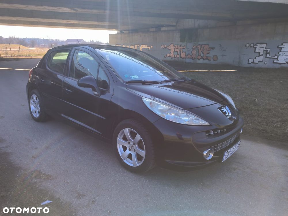 Peugeot 207 - 1