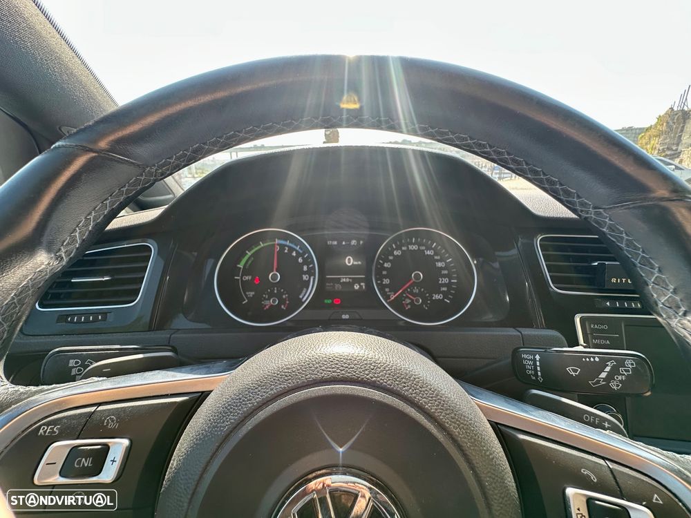VW Golf - 8