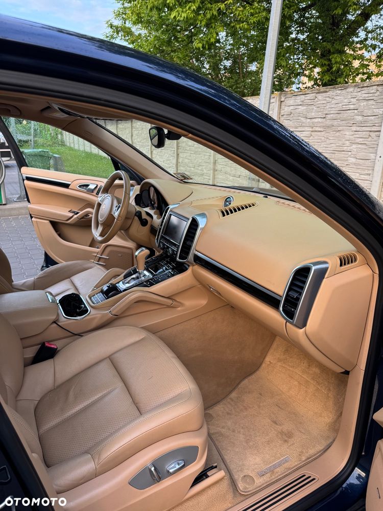 Porsche Cayenne - 9