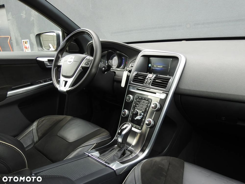 Volvo XC 60 D4 Drive-E R-Design Momentum - 19