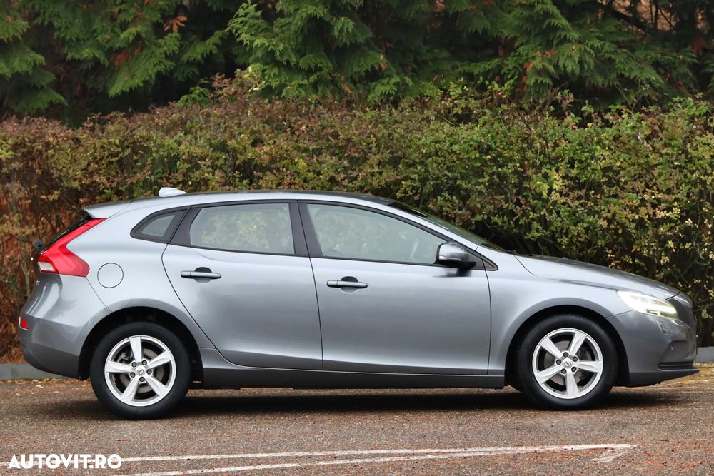 Volvo V40 D2 Kinetic - 13