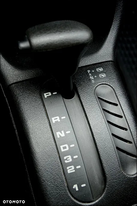 Volkswagen Vento - 34