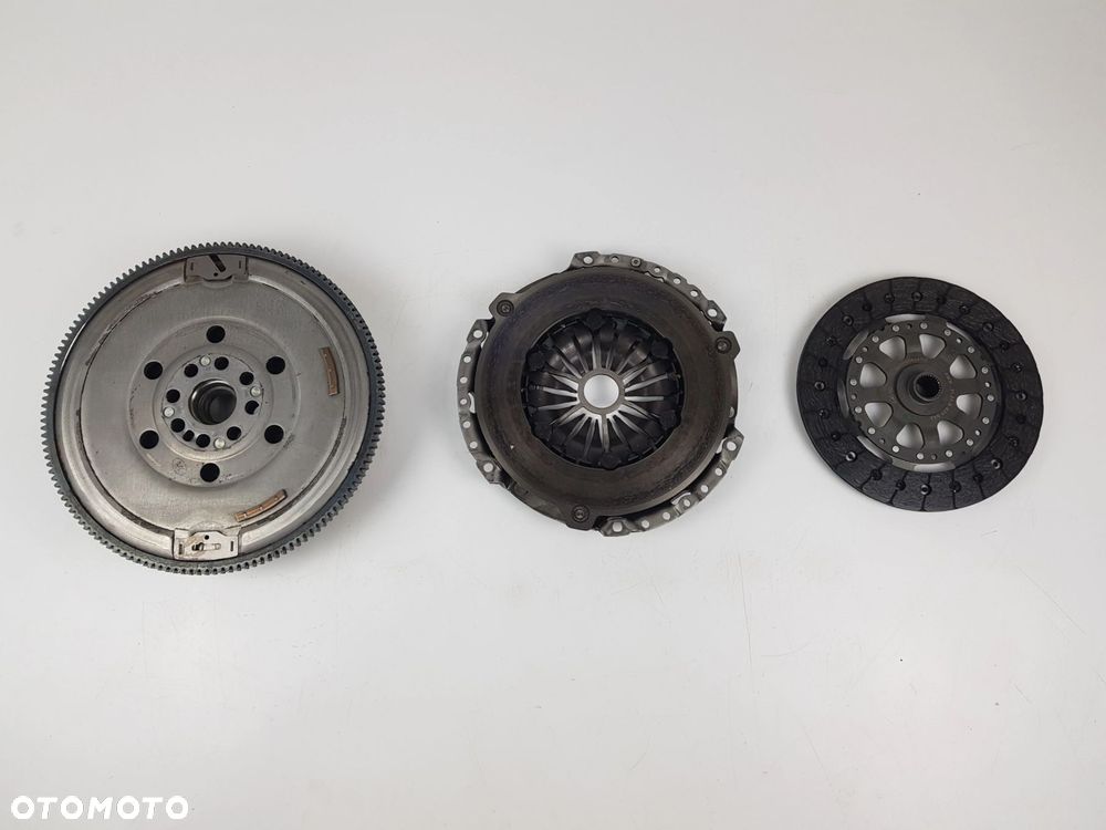 Sprzęgło Koło dwumasowe kompletne B48A20F 2.0 BMW F40 F45 F46 X1 F48 MINI F54 F56 F57 F60 8600211 - 3