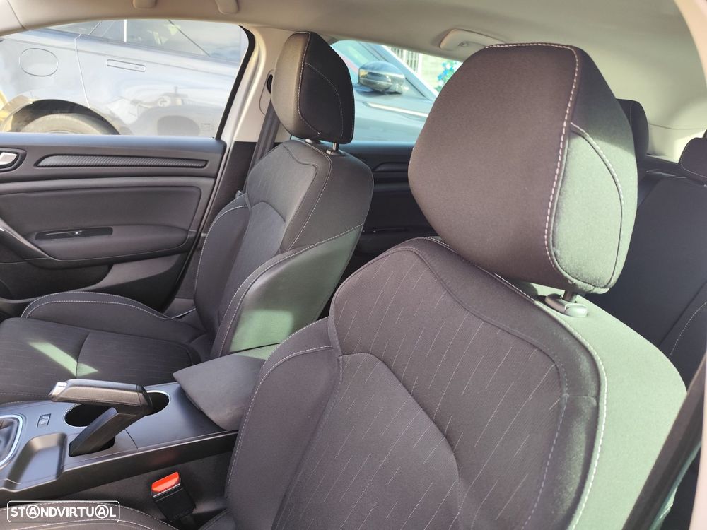 Renault Mégane Sport Tourer 1.5 Blue dCi Limited J17 - 11