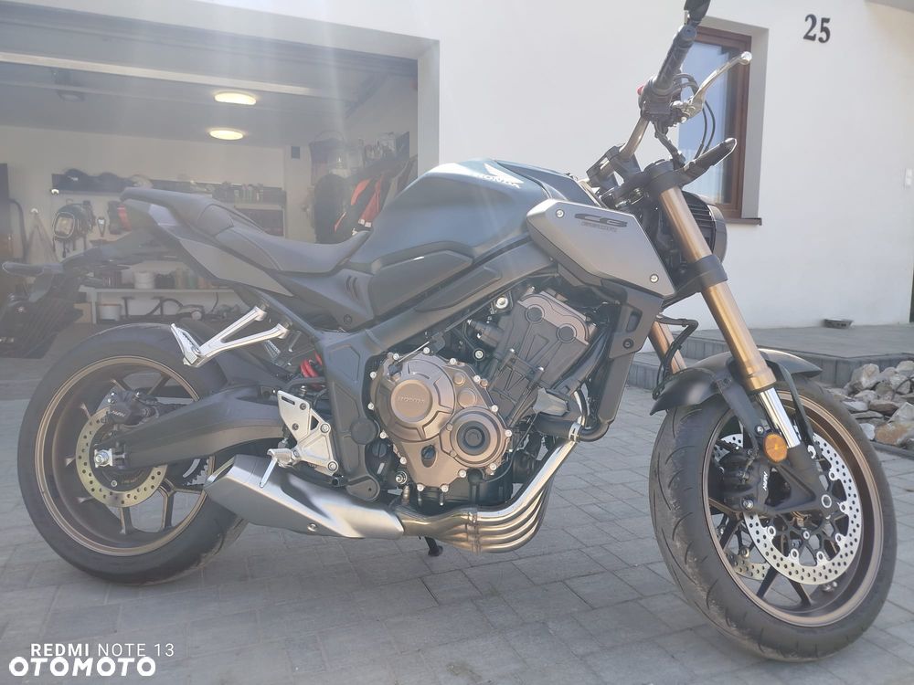Honda CB - 12