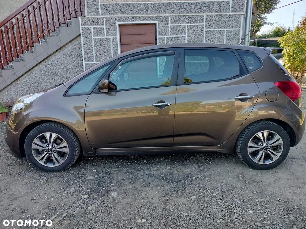 Kia Venga - 10