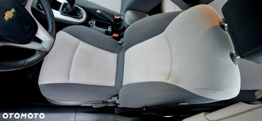 Chevrolet Cruze - 37