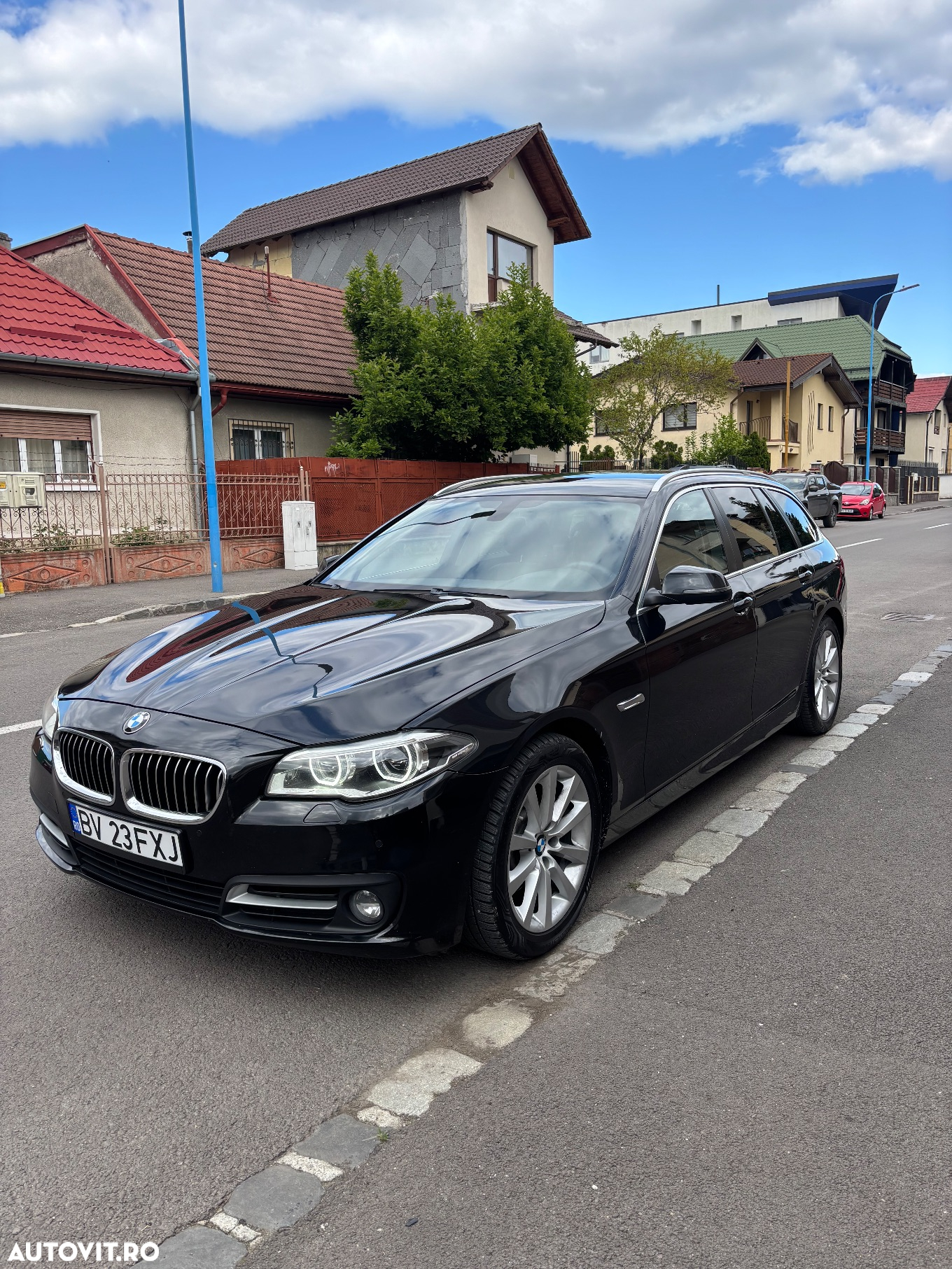BMW Seria 5 520d xDrive Touring Aut. - 2