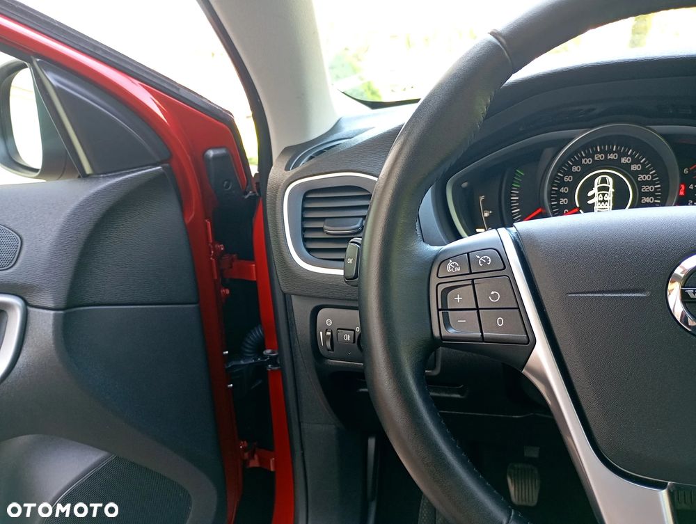 Volvo V40 D2 Geartronic - 19