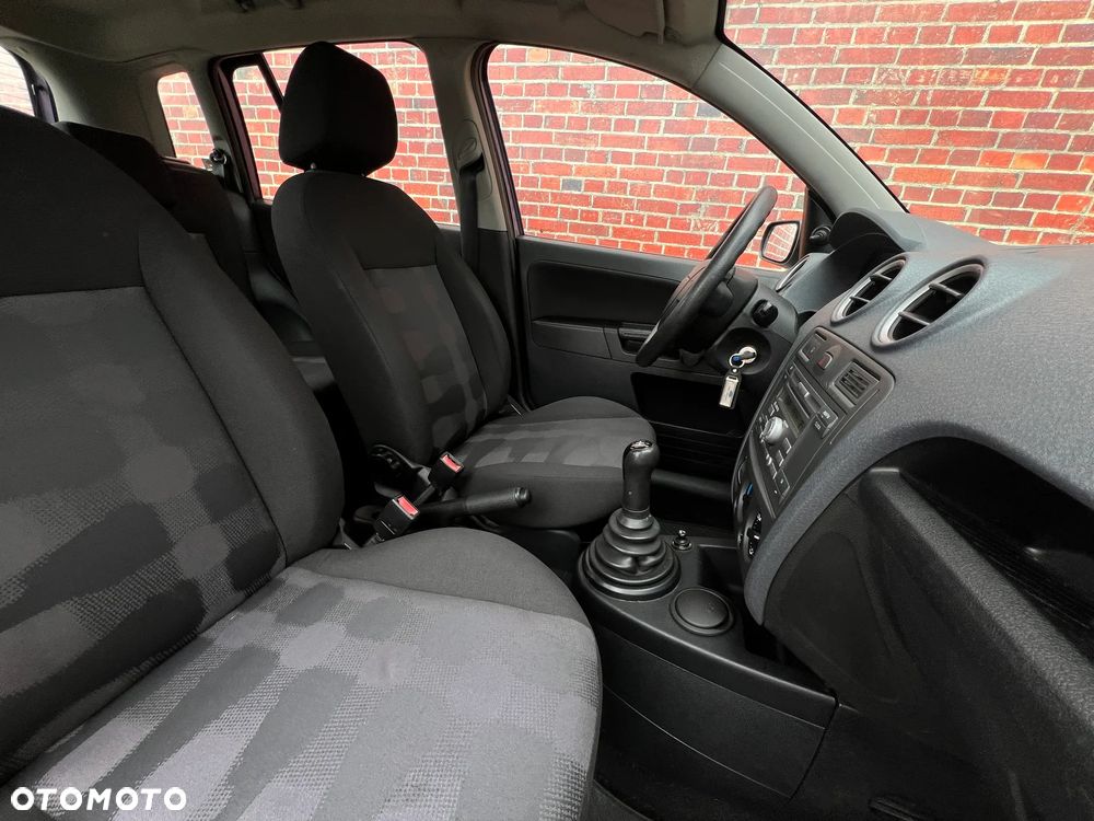 Ford Fusion - 13