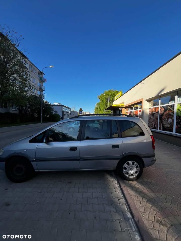 Opel Zafira 1.8 16V Elegance - 2