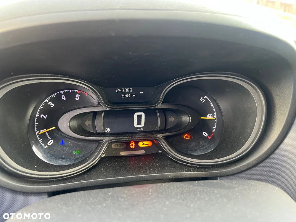 Opel Vivaro - 8