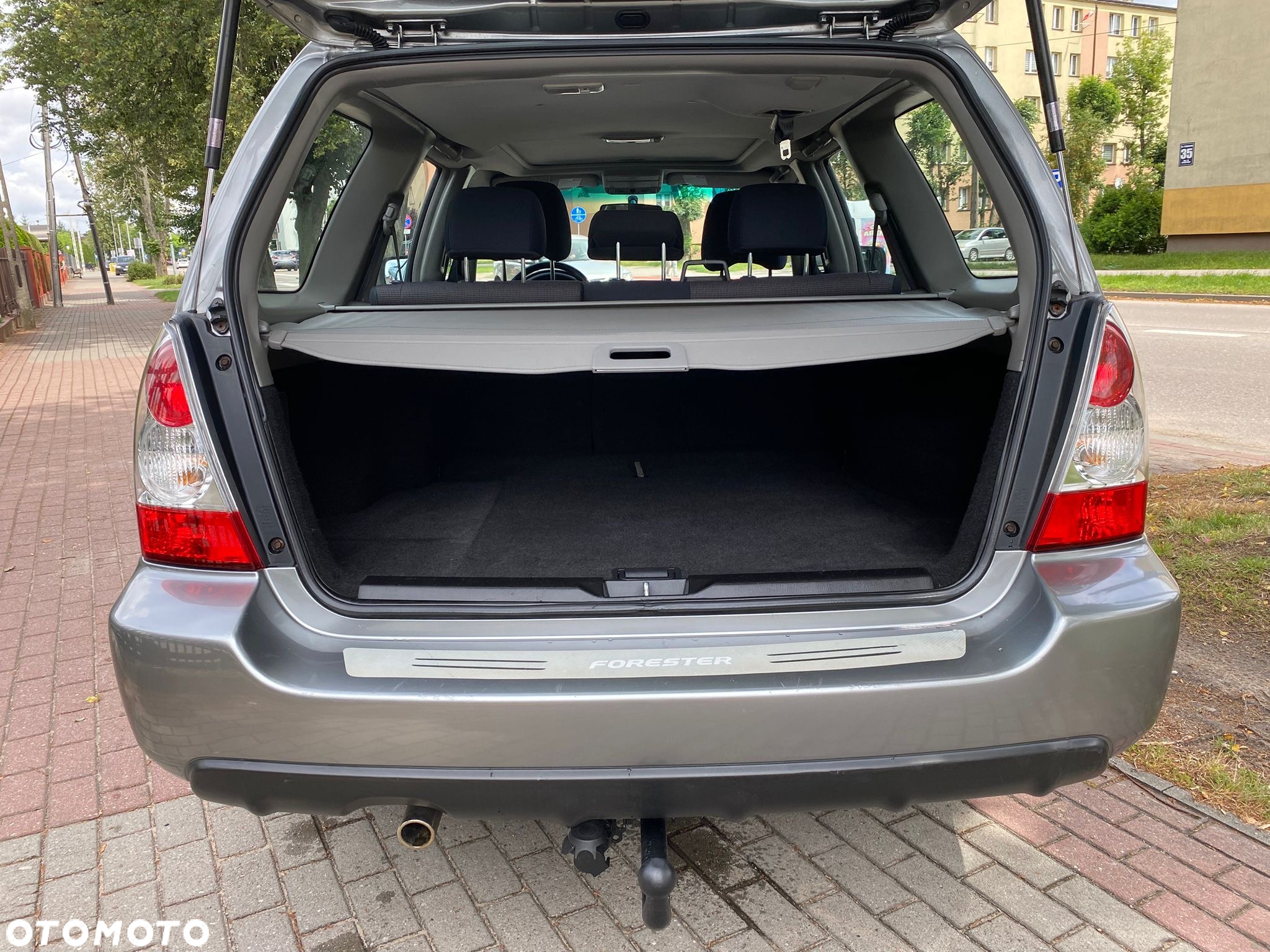 Subaru Forester 2.0 XC Celebration - 12