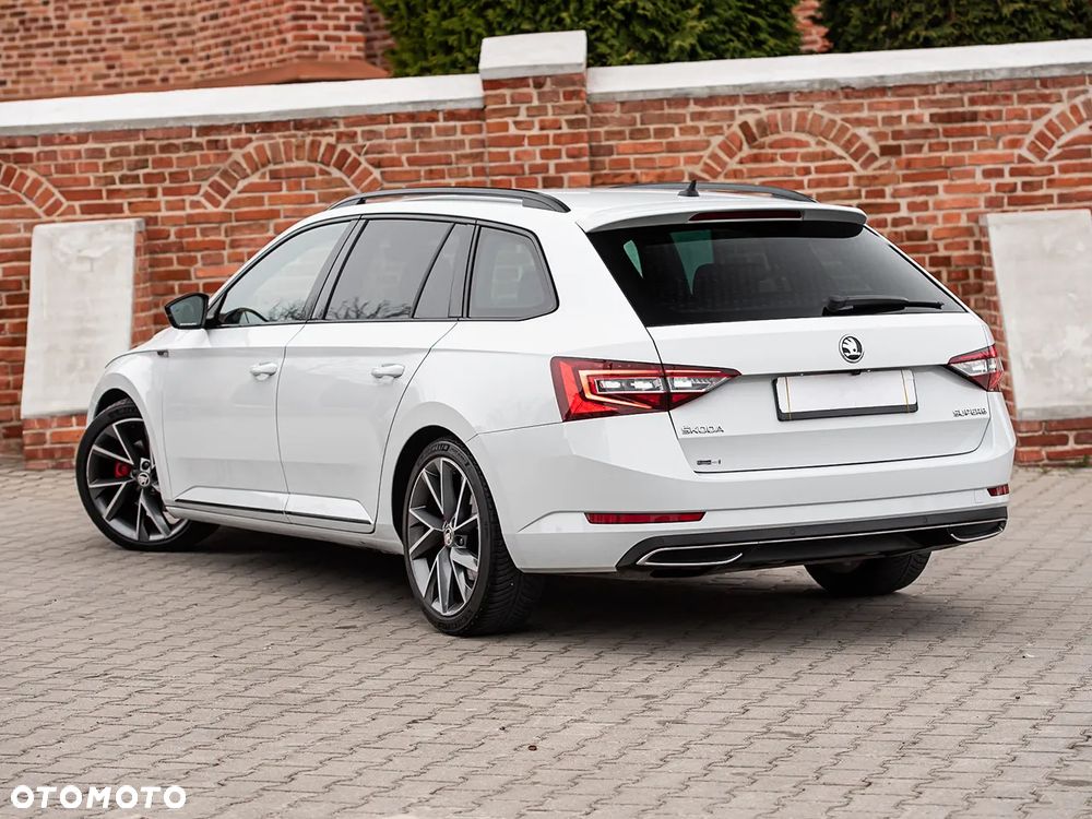 Skoda Superb 2.0 TDI DSG Sportline - 9
