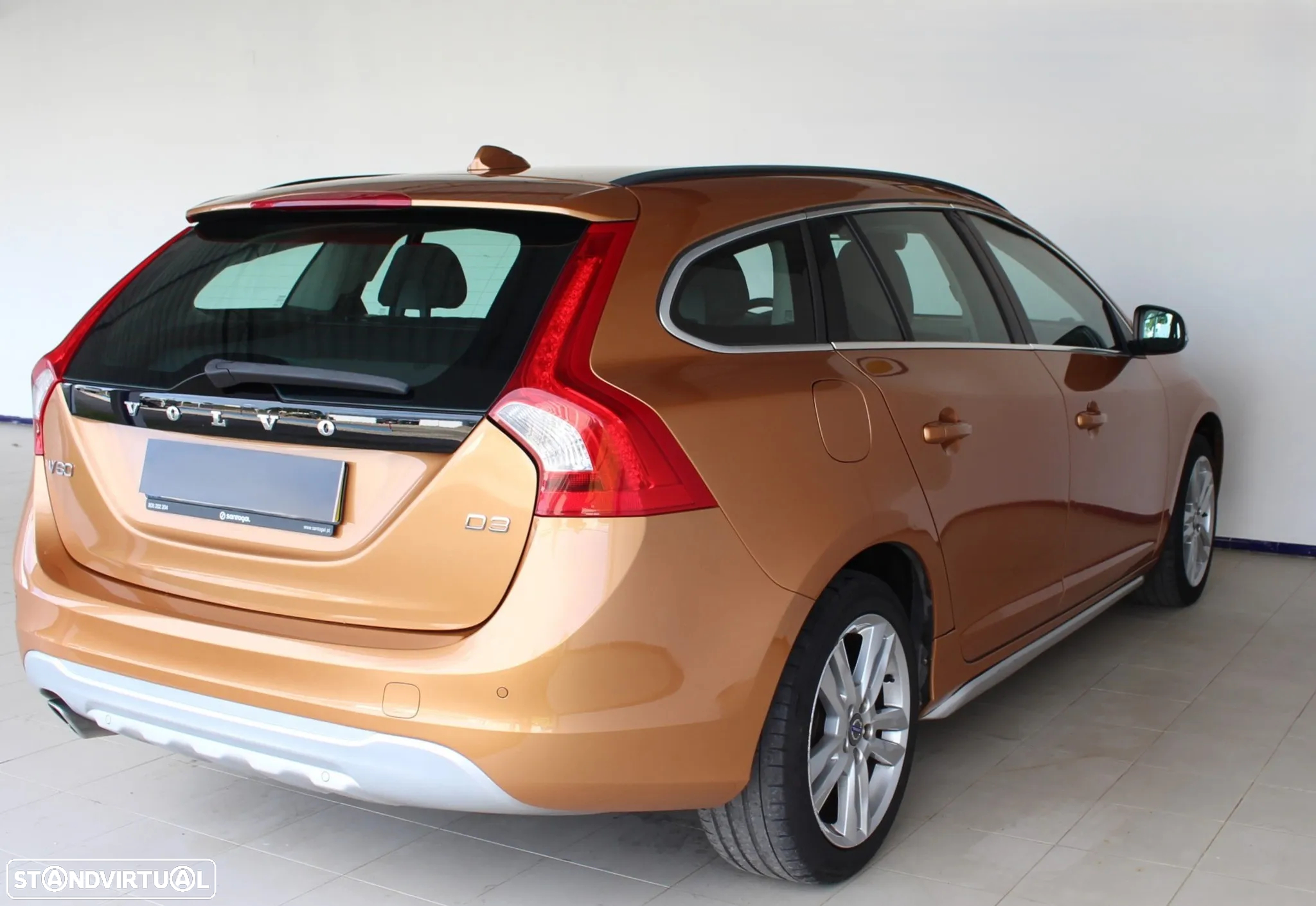 Volvo V60 2.0 D3 Momentum - 4