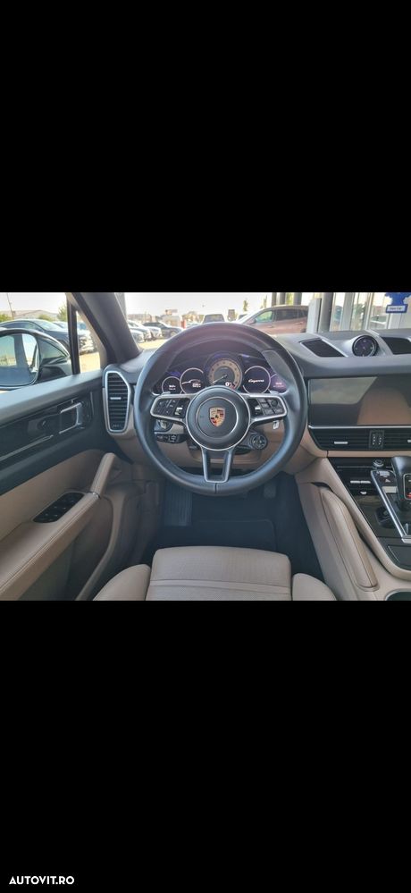 Porsche Cayenne Coupe E-Hybrid - 4