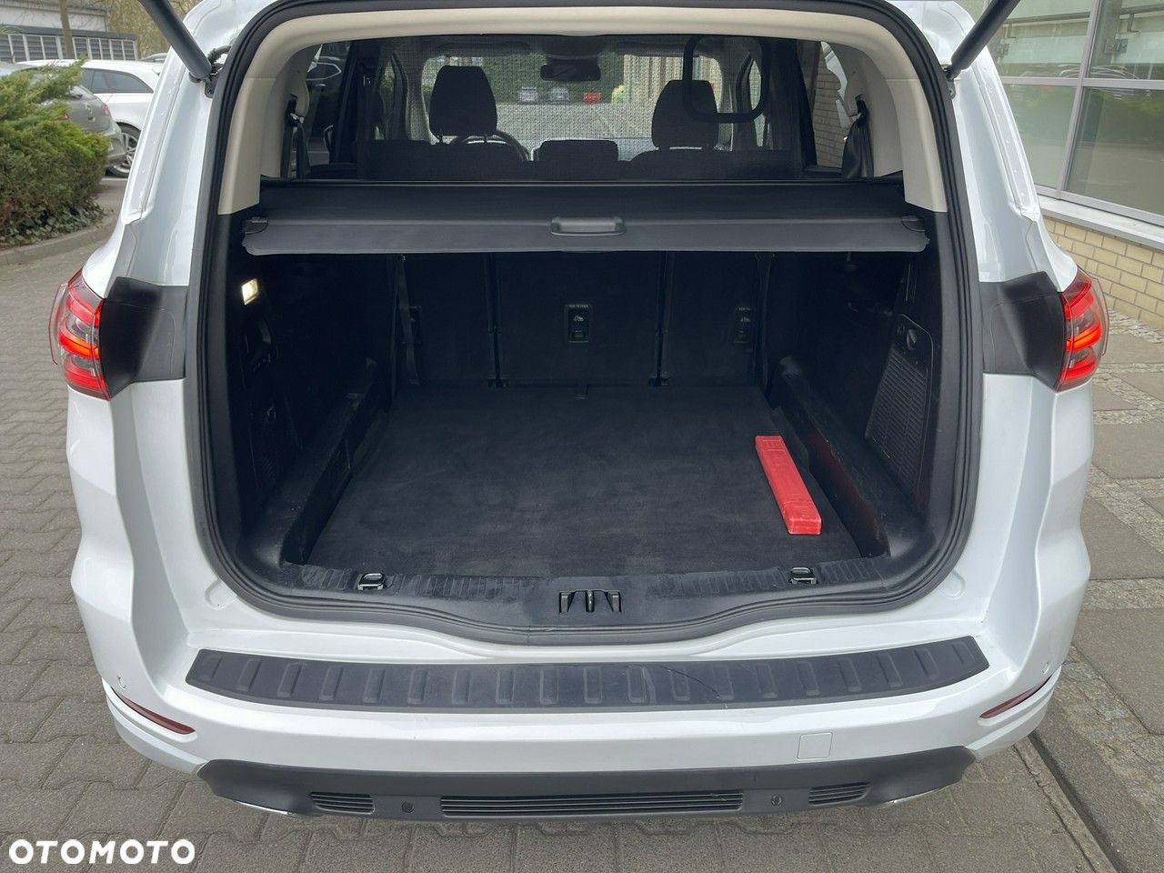 Ford S-Max - 11