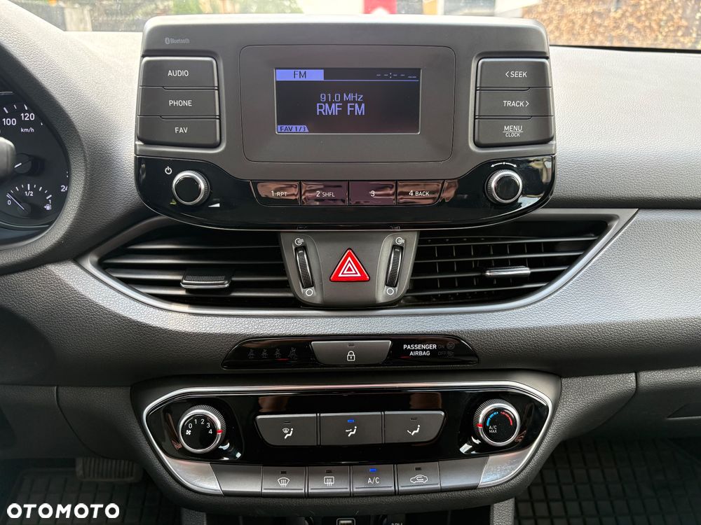 Hyundai i30 1.0 T-GDI Classic + DCT - 17