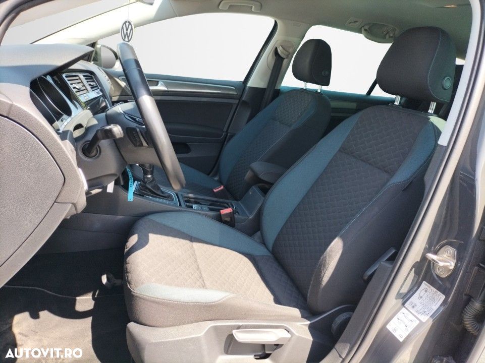 Volkswagen Golf - 6