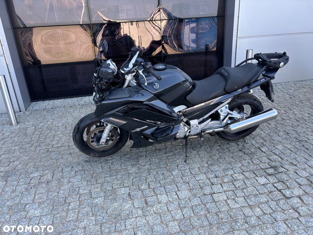 Yamaha FJR - 6