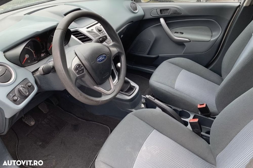 Ford Fiesta 1.25i Trend - 9