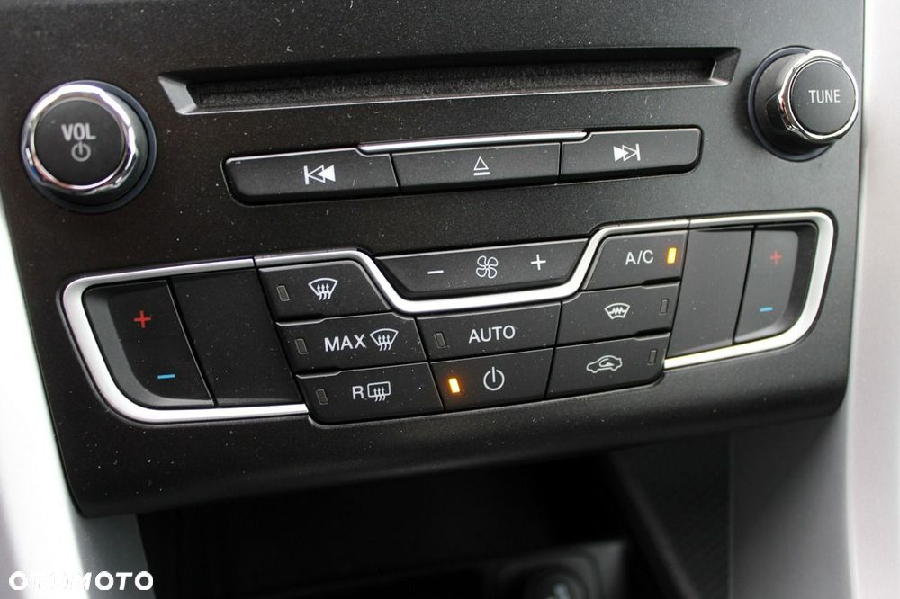 Ford Mondeo - 23
