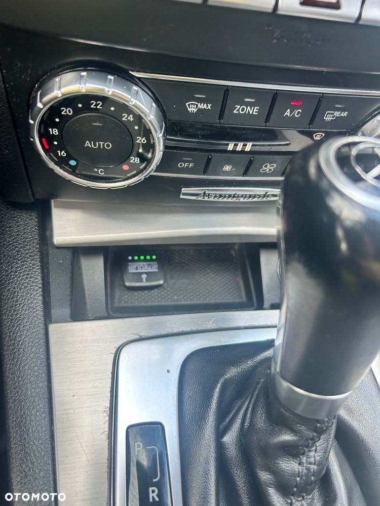 Mercedes-Benz Klasa C 180 BlueEFFICIENCY 7G-TRONIC Avantgarde - 12