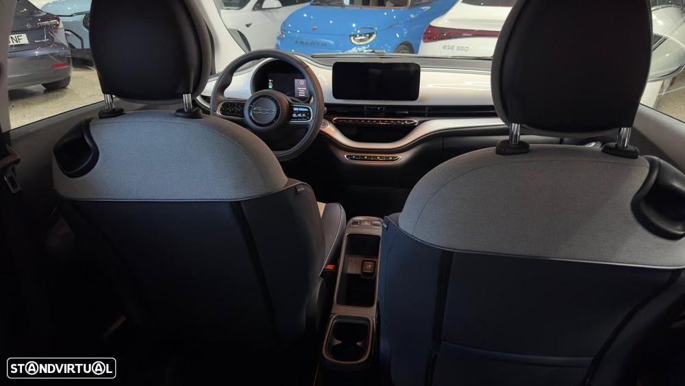 Fiat 500e 3 + 1 42kWh Icon - 37