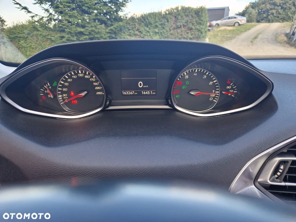 Peugeot 308 1.2 PureTech Allure S&S - 9
