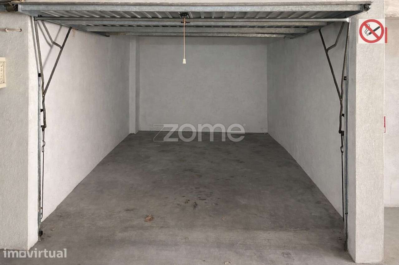 Garagem Box à Venda em Algés – Segurança, Comodidade e Boa Localiza... - Grande imagem: 2/10