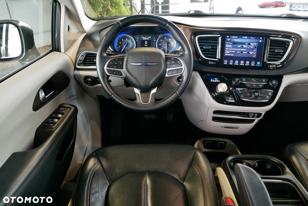 Chrysler Pacifica - 14