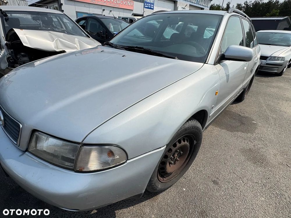 AUDI A4 KOMBI  1.6 benzyna 101 KM 1997r - części - 3