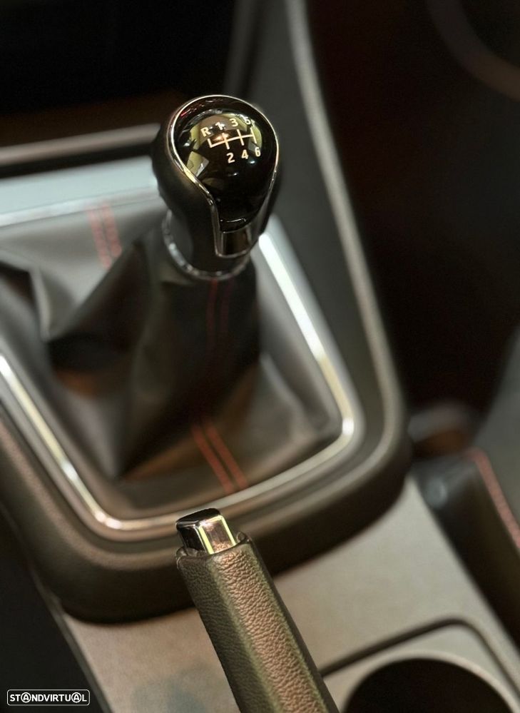 SEAT Leon 2.0 TDI DPF FR - 17