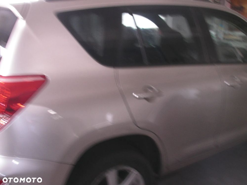 Toyota RAV4 2.2 D-4D 4x4 - 9
