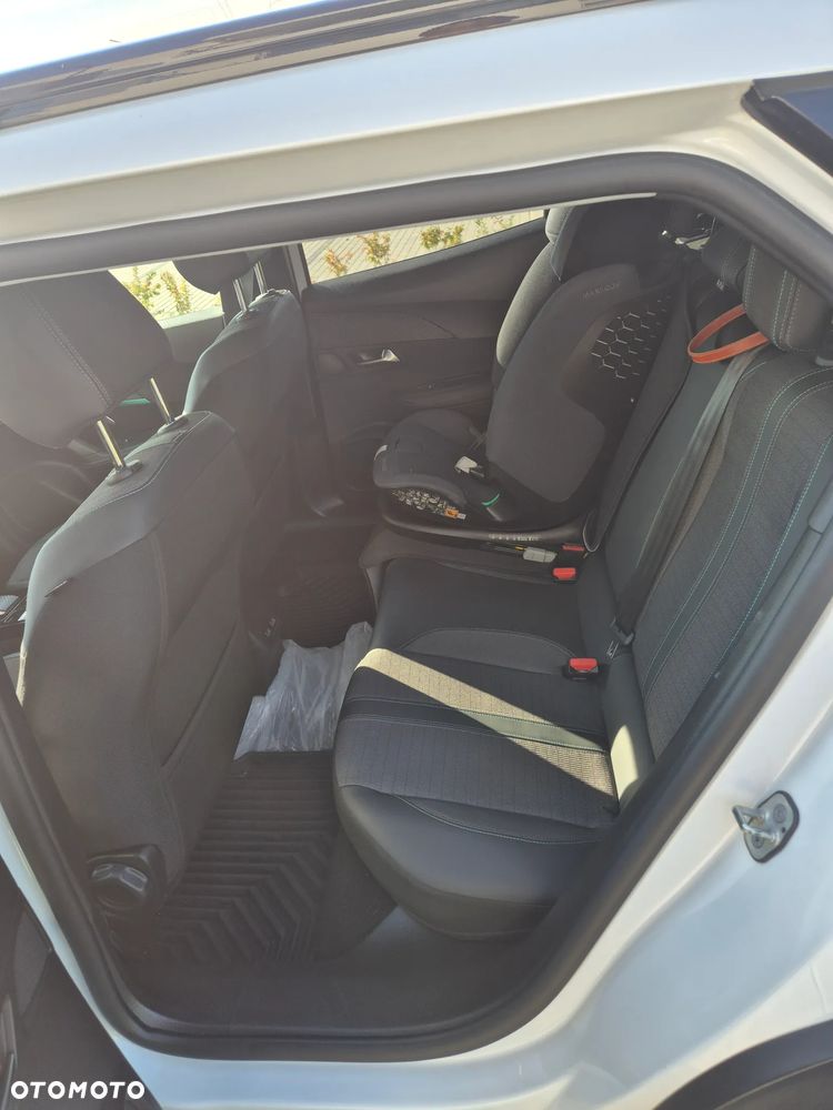 Peugeot 2008 PureTech 130 Allure S&S EAT8 - 8