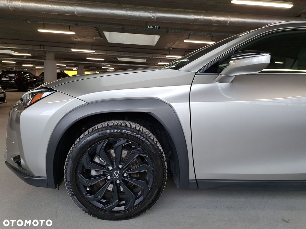 Lexus UX 250h GPF Business 2WD - 37